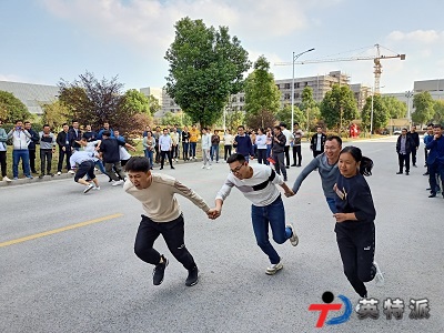 通讯稿2.jpg